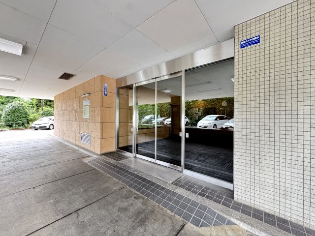 グリーンヒル新宿のエントランス