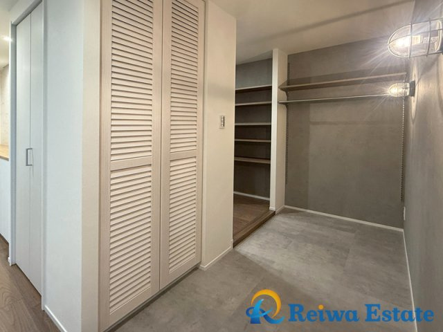 パシフィックガーデン茅ヶ崎A棟の玄関