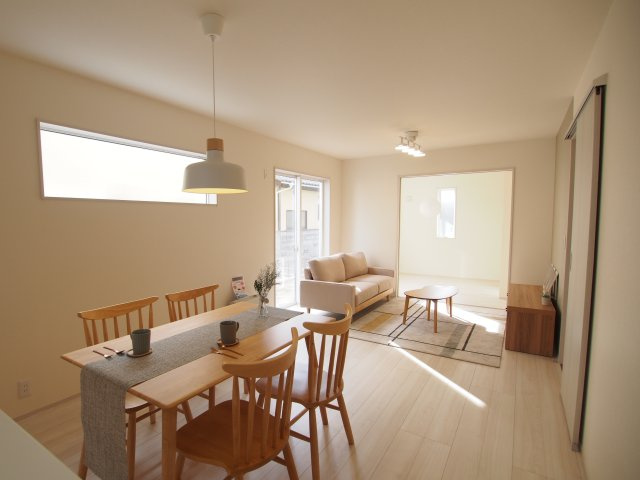 【居間・リビング】 | Livele Garden.S　南沢又河原前　１号棟 | ★内覧予約で新米4kg★