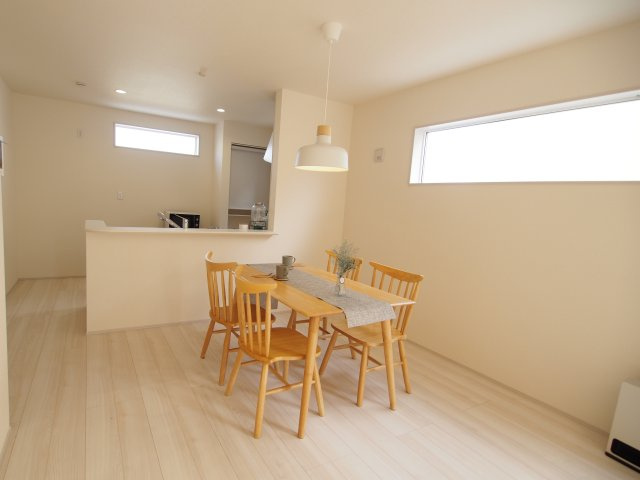 【居間・リビング】 | Livele Garden.S　南沢又河原前　１号棟 | ★内覧予約で新米4kg★