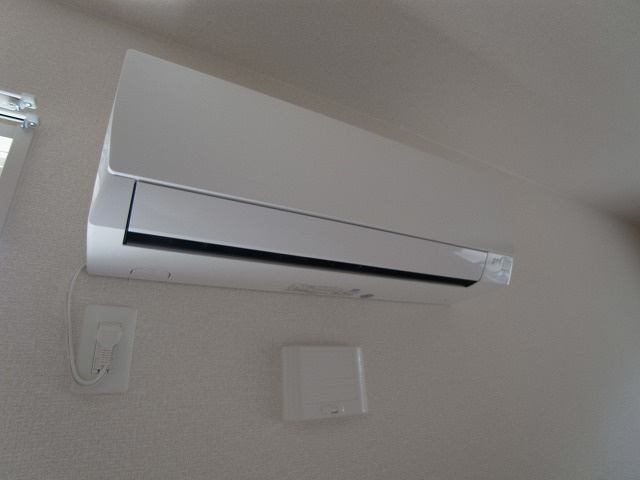 神戸市兵庫区下沢通６丁目のアパートの設備|エアコン