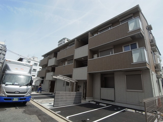 神戸市兵庫区下沢通６丁目のアパートの外観