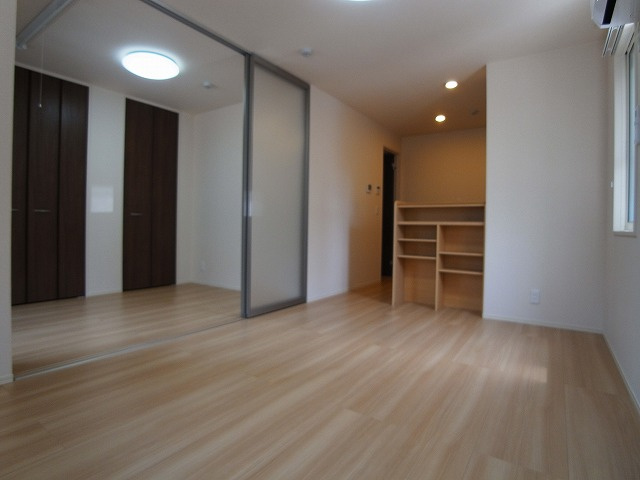 神戸市兵庫区下沢通６丁目のアパートの居間・リビング|リビング