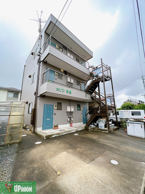メゾン林島のエントランス