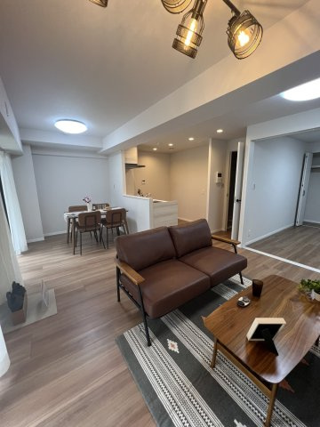 【居間・リビング】ヴェルナール富雄2番館 