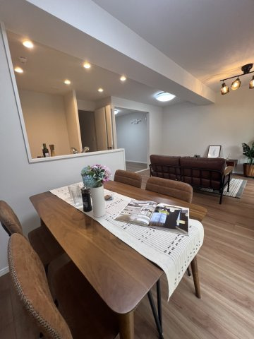 【居間・リビング】ヴェルナール富雄2番館 