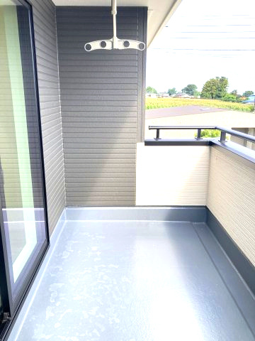 第4富士見町時沢　新築戸建　1号棟のバルコニー|洗濯物が沢山干せて便利なバルコニー付き♪
