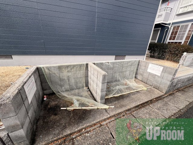 アネックスオガワB棟の庭