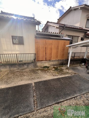 アネックスオガワB棟の駐車場