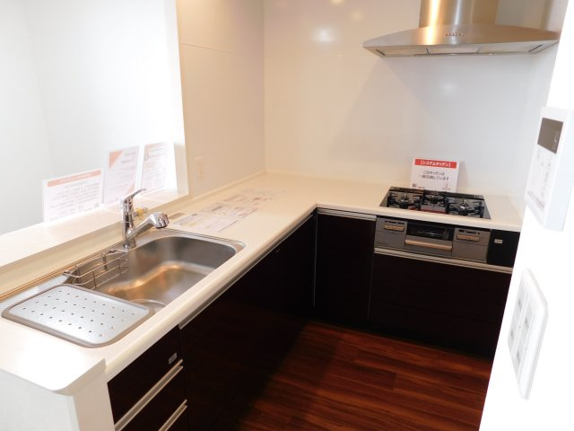 海部郡蟹江町大字蟹江新田の中古マンションのキッチン|◇キッチン◇　　Ｌ字型キッチン　クリーニング済　（２０２５年６月リフォーム済）