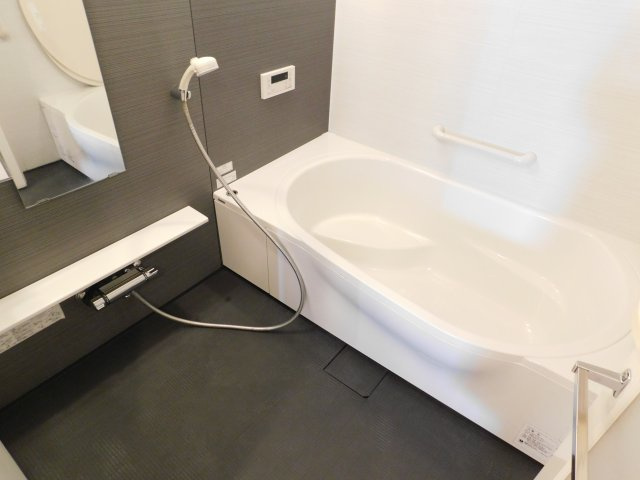 海部郡蟹江町大字蟹江新田の中古マンションの浴室|◇浴室◇　　クリーニング済　追い焚き機能付・オートバス　（２０２５年６月リフォーム済）