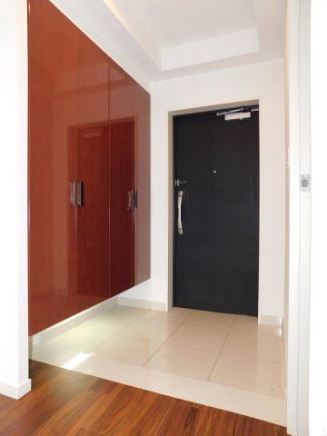 海部郡蟹江町大字蟹江新田の中古マンションの玄関|◇玄関◇　　収納完備で玄関がスッキリと片付きます♪