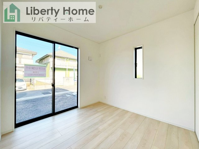 牛久市下根町第1　新築戸建　2号棟の洋室