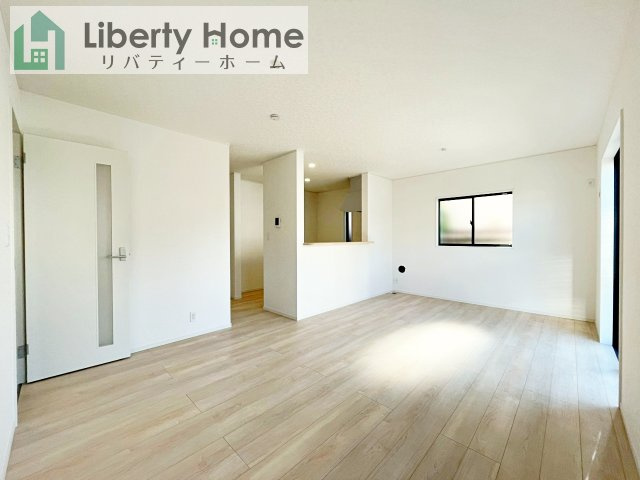 牛久市下根町第1　新築戸建　2号棟の居間・リビング