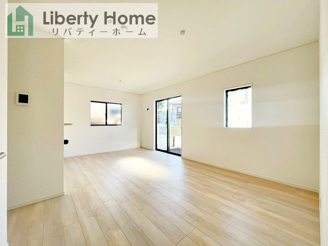 牛久市下根町第1　新築戸建　2号棟の居間・リビング