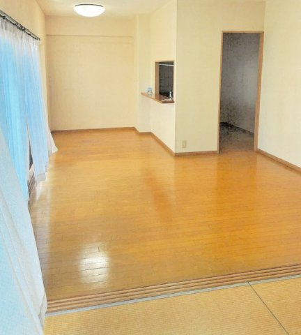 【居間・リビング】 | グランドール沼津 中古マンション EM05765 | グランドール沼津　ＬＤＫ