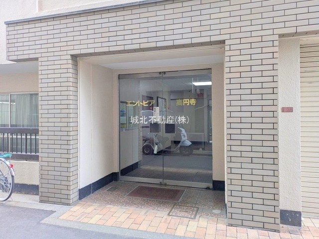 エントピア高円寺のエントランス