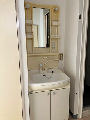 【洗面所】 | シャルム東戸塚 | ゆったりとスペースのある洗面所