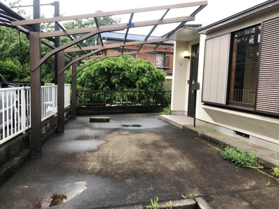 【駐車場】 | 和泉が丘戸建 | 車をお持ちの方に嬉しい駐車場付きの物件です