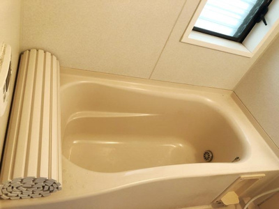 【浴室】 | 和泉が丘戸建 | コンパクトで使いやすいお風呂です