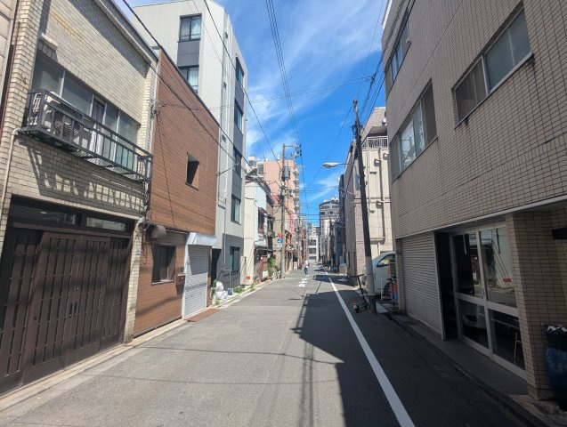 台東区鳥越１丁目の売地の前面道路含む現地写真