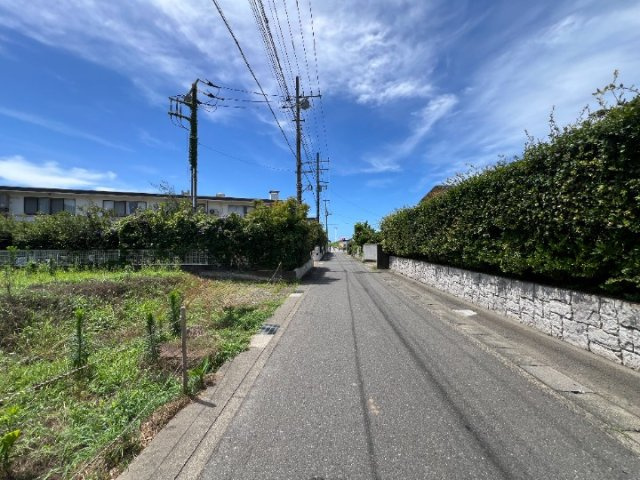 海見え！ 由比ヶ浜海岸まで徒歩4分　更地の前面道路含む現地写真|前面道路