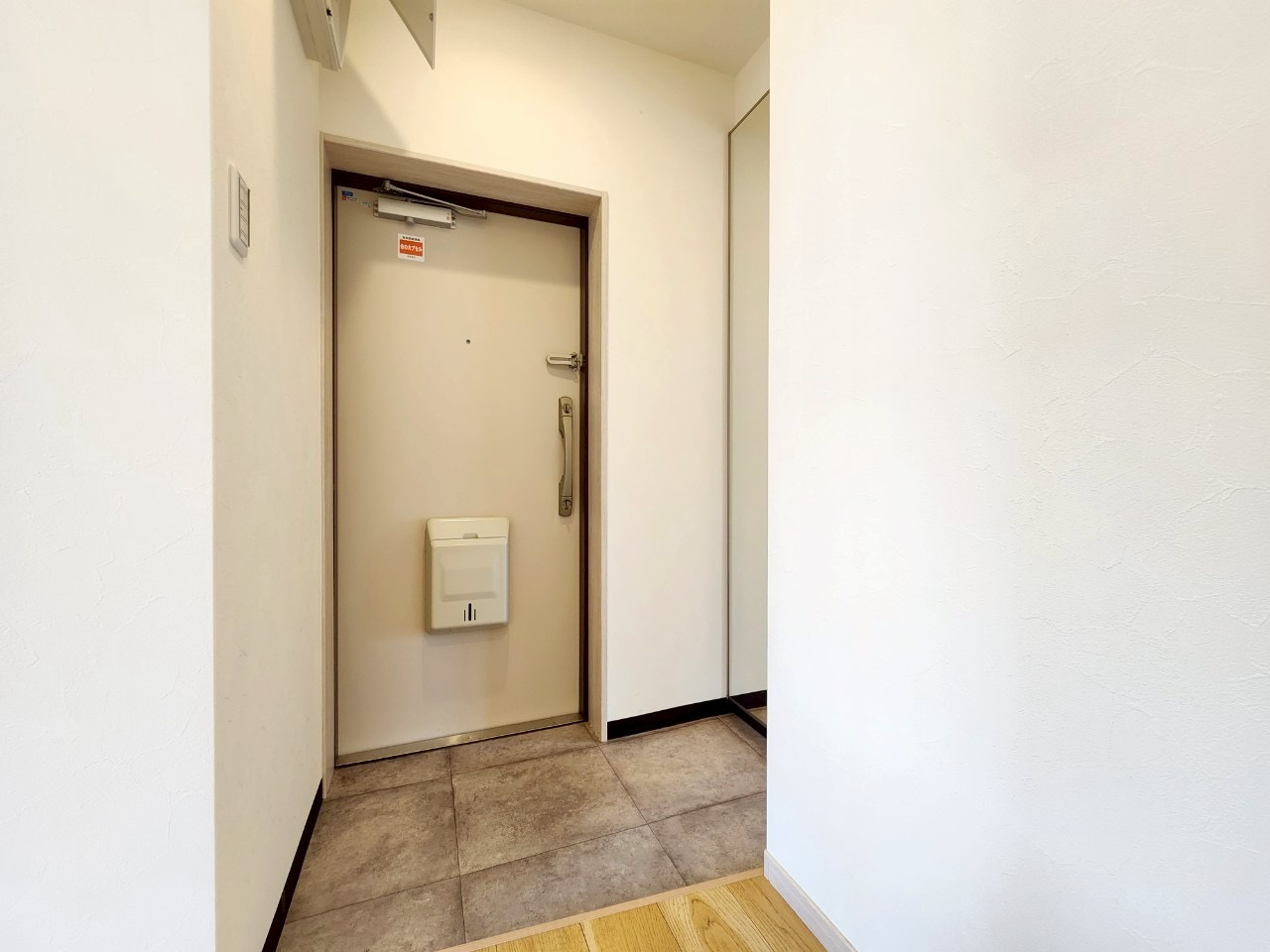 長岡天神ハイツ10棟の玄関|シューズボックス付き玄関です(^^)/