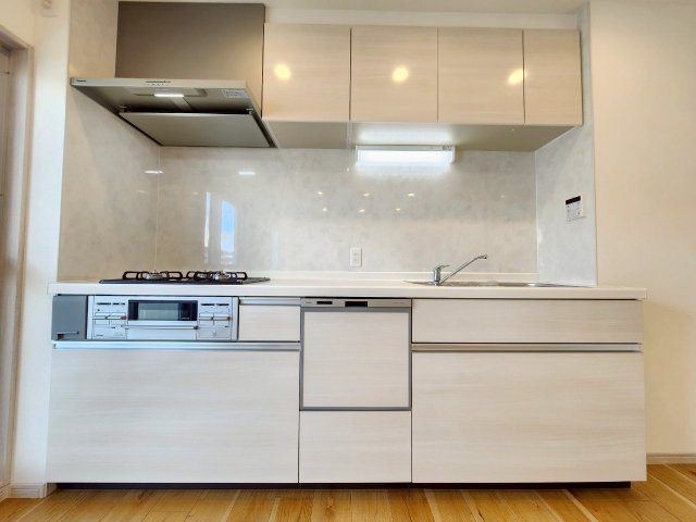 【価格改定】長岡天神ハイツ10棟のキッチン|システムキッチン新調！
食器洗乾燥機付きで家事も楽々です(^^)/