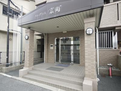 エレガンス京町のエントランス