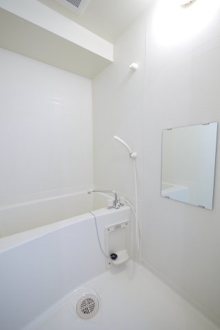 エレガンス京町の浴室