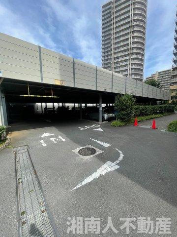 エスタテラ湘南台マウンテンビューの駐車場|駐車場に車を止められます