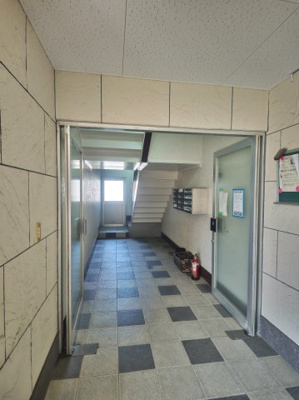 【ロビー】 | 山本マンション | 建物の内部です