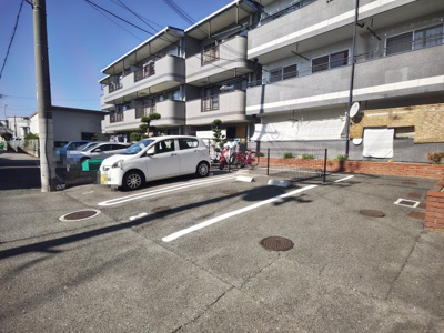 【駐車場】 | 山本マンション | 駐車場です
