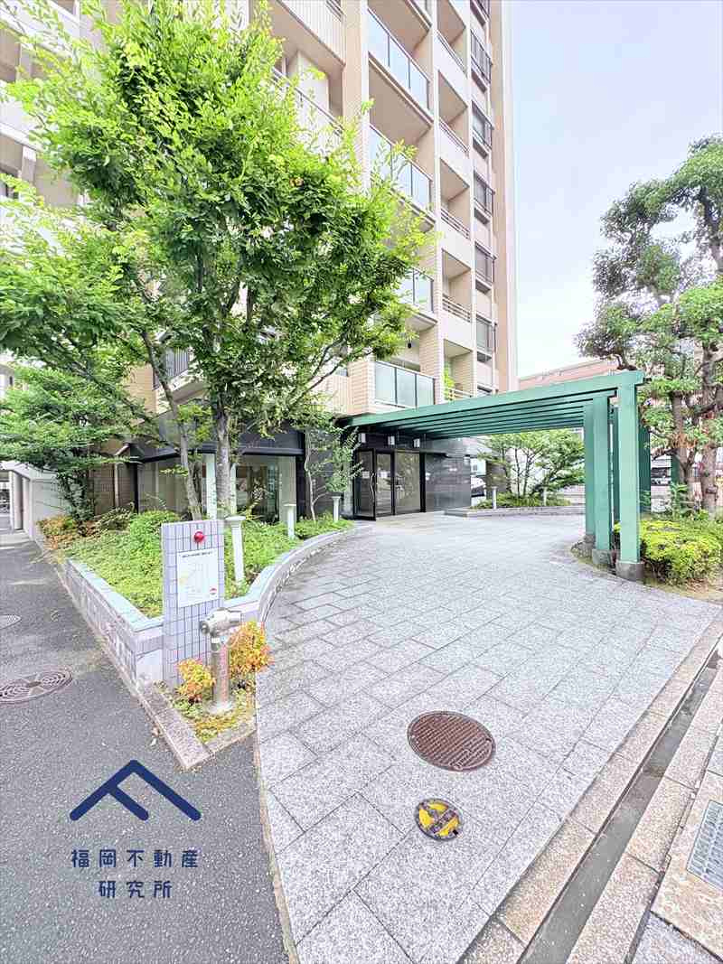 サングレート箱崎公園東のエントランス