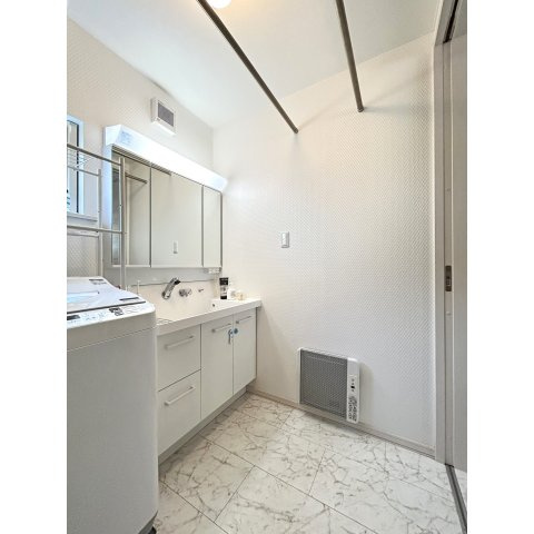 桔梗３丁目中古住宅の独立洗面台