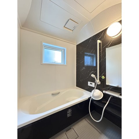 桔梗３丁目中古住宅の浴室