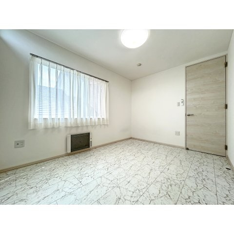 桔梗３丁目中古住宅の洋室