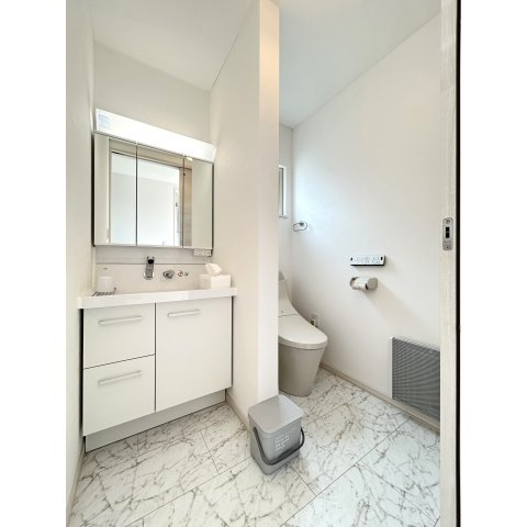 桔梗３丁目中古住宅の洗面所