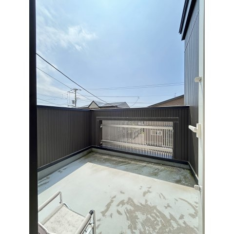 桔梗３丁目中古住宅のバルコニー