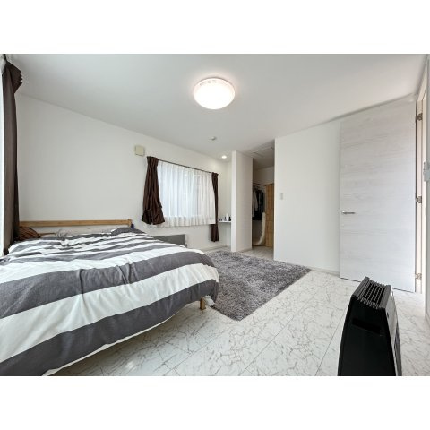 桔梗３丁目中古住宅の寝室