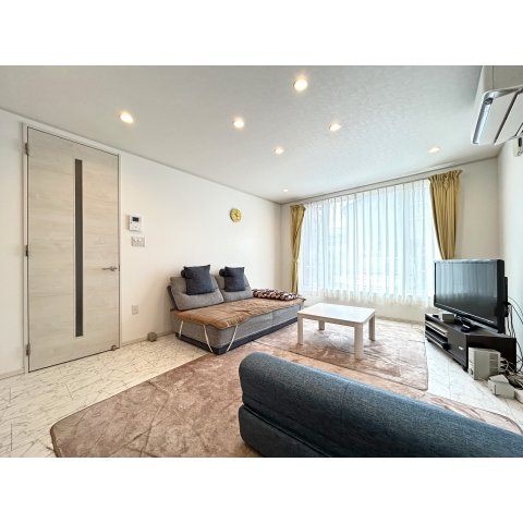 桔梗３丁目中古住宅の居間・リビング