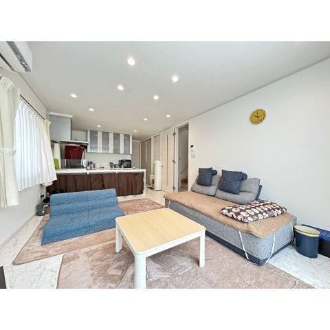 桔梗３丁目中古住宅の居間・リビング