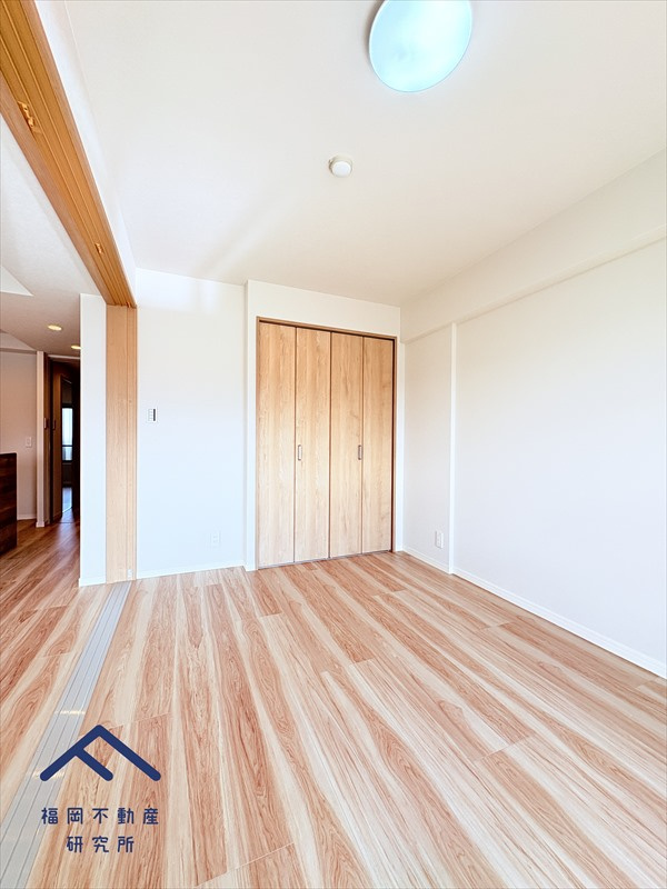 ファミール二日市の洋室