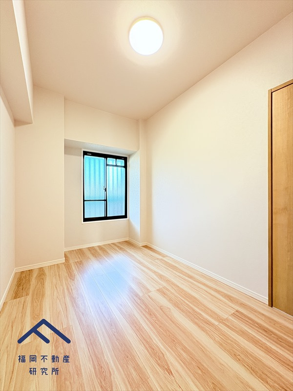 ファミール二日市の洋室