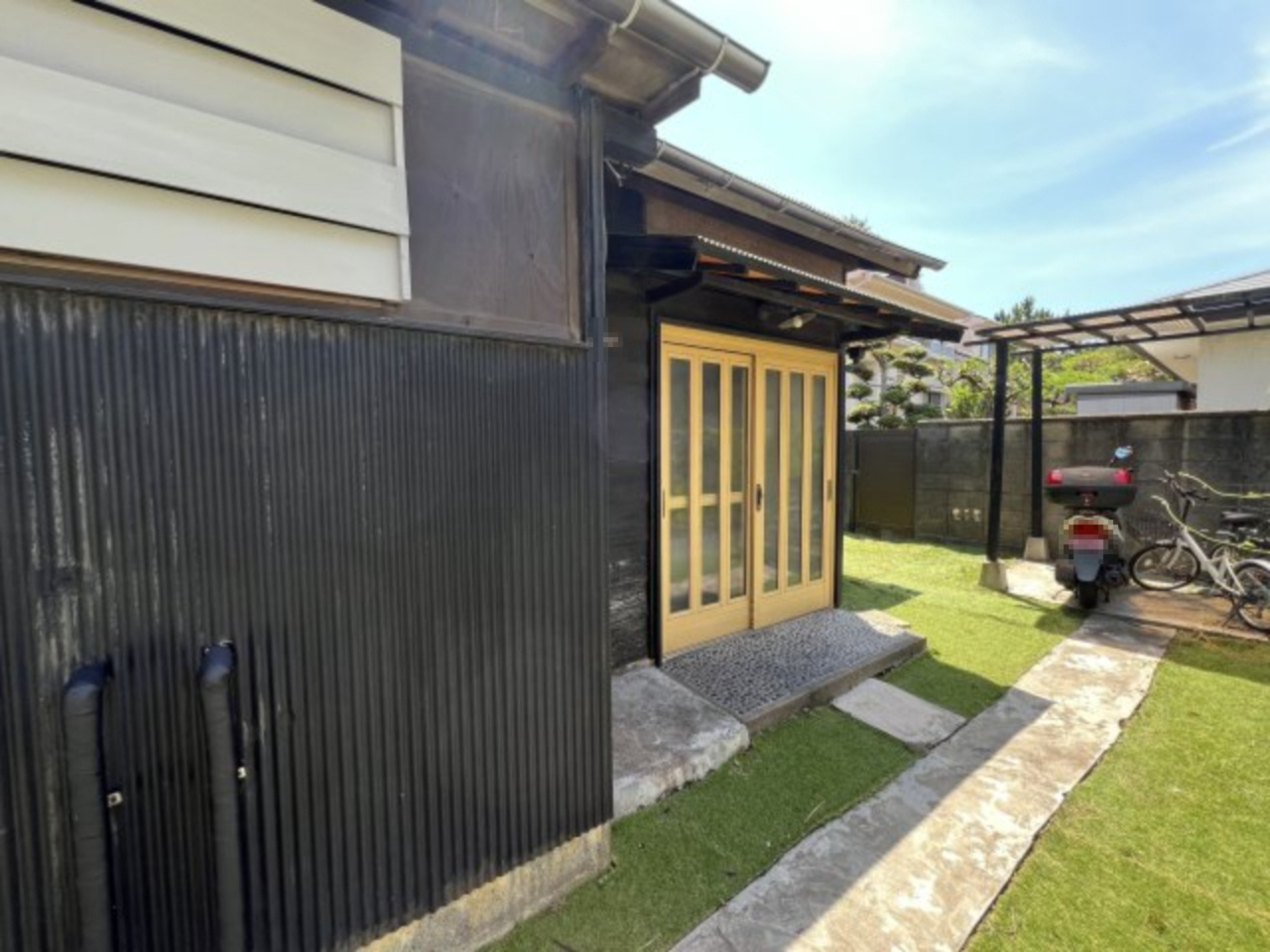 海まで徒歩６分！リフォーム済みの1棟は賃貸としても利用可能な海近物件