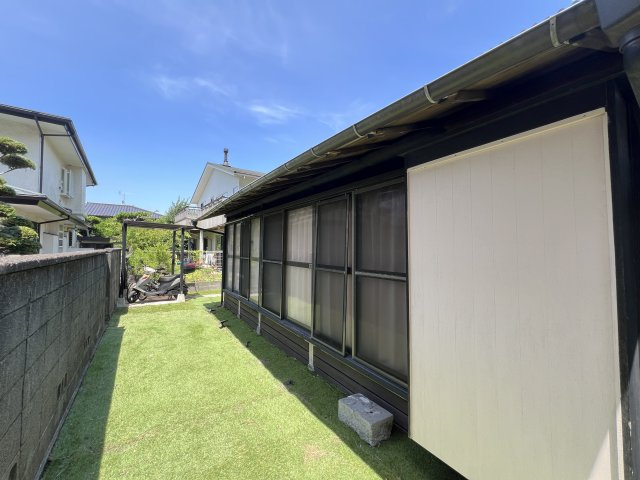 海まで徒歩６分！リフォーム済みの1棟は賃貸としても利用可能な海近物件の庭