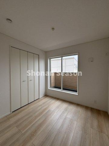 【洋室】 | 全居室２面採光で明るく通風良好です♪