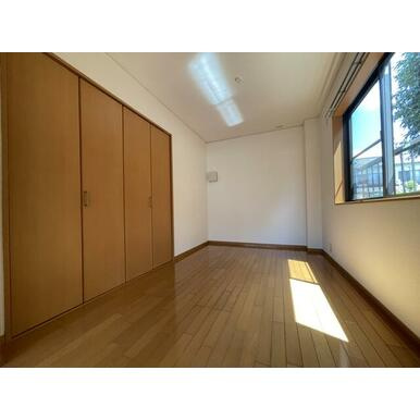 【洋室】 | メルベーユ