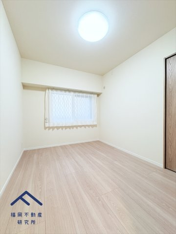 朝日プラザ筑紫野プティックスの洋室