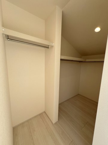 あきる野市野辺　新築戸建全2棟の収納|収納力豊富なウォークインクローゼット付き！
